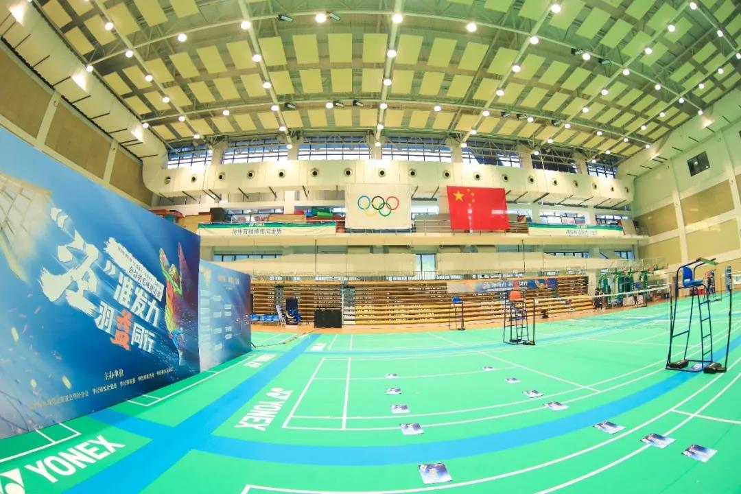 银嘉集团积极参与2020华泾镇公益羽毛球大赛